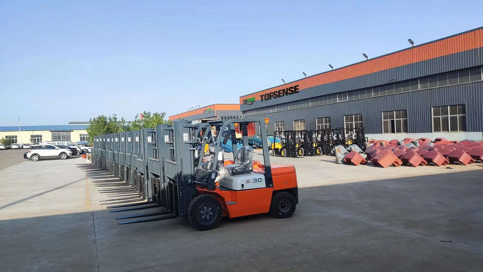 Modern manufacturing facility for heavy equipment